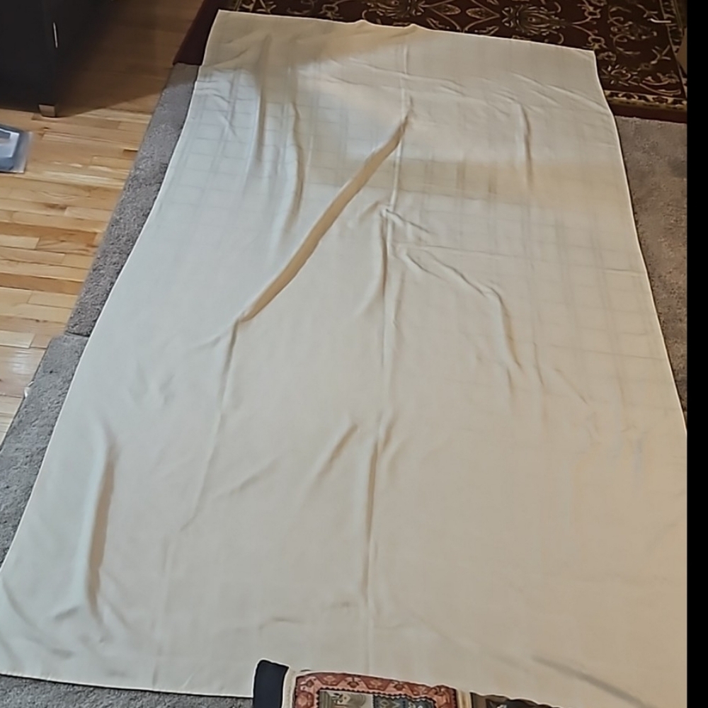 White tablecloth rectangular understated square pattern - Picture 11 of 11